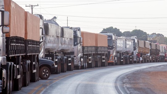 Ap S Atos De De Setembro Caminhoneiros Bolsonaristas Bloqueiam