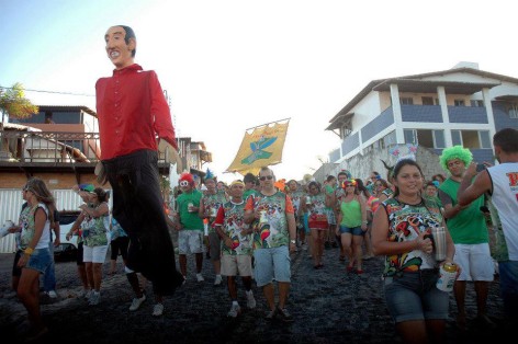 Troça-descendo-a-ladeira-472x314